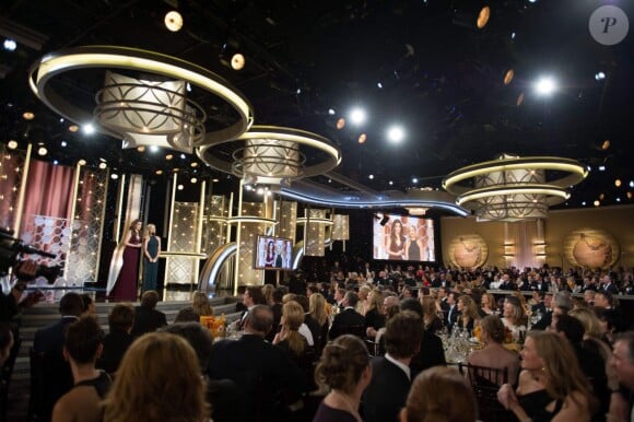 Tina Fey et Amy Poehler animent pendant le dîner des Golden Globe Awards au Beverly Hilton, Beverly Hills, Los Angeles, le 12 janvier 2014.