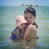 La belle Jade Foret en vacances avec sa fille Liva à l'île Maurice. Janvier 2014.