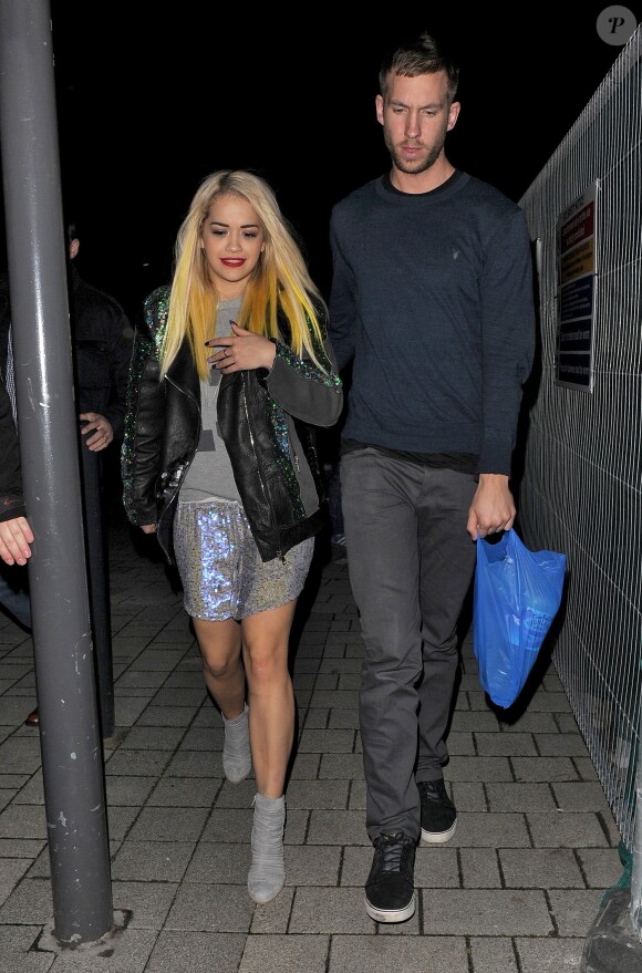 Calvin Harris et Rita Ora vont diner à Londres, le 23 mai 2013.