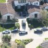 Vue aérienne de la maison de Justin Bieber à Calabasas. La police a annoncé ce mardi 14 janvier 2014 avoir trouvé de la drogue au domicile californien du chanteur Justin Bieber, alors qu'elle perquisitionnait les lieux dans le cadre d'une affaire de vandalisme présumé perpétré par le jeune artiste canadien.