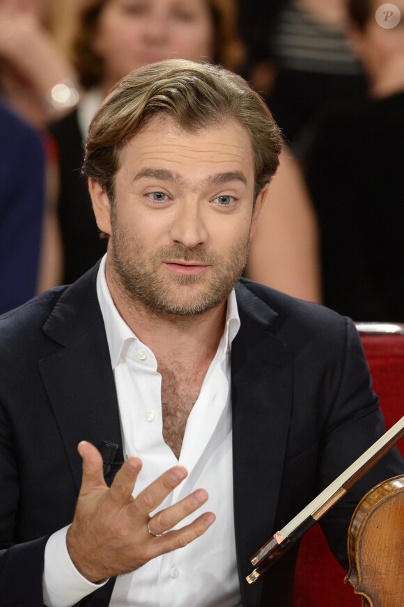 Renaud Capuçon lors de l'émission "Vivement Dimanche" à Paris le 24 septembre 2013.