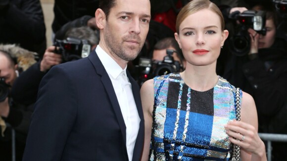 Fashion Week : Kate Bosworth radieuse et amoureuse chez Dior