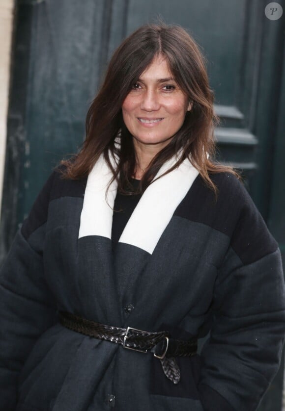 Emmanuelle Alt arrive au show couture Christian Dior à Paris le 20 janvier 2014