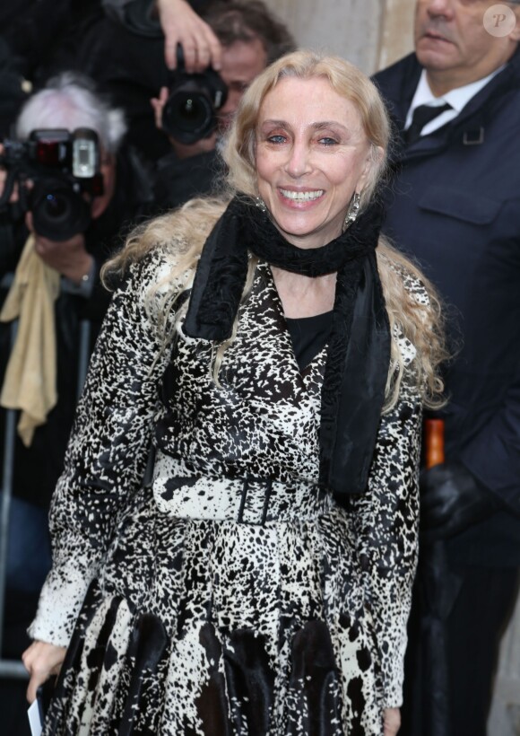 Franca Sozzani arrive au show couture Christian Dior à Paris le 20 janvier 2014