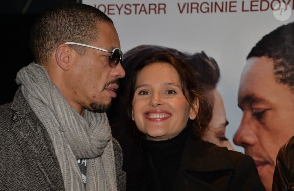 JoeyStarr et Virginie Ledoyen (enceinte) lors de la première du film "Une autre vie" à Paris, le 20 janvier 2014.