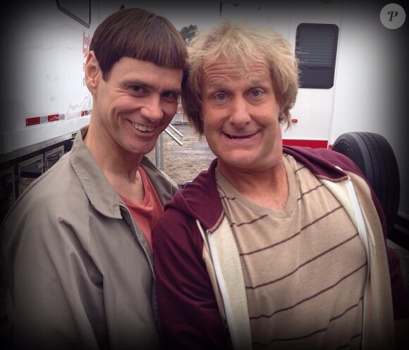 Jim Carrey et Jeff Daniels posent dans le costume des personnages de Dumb and Dumber pour le tournage de la suite - 24 septembre 2013