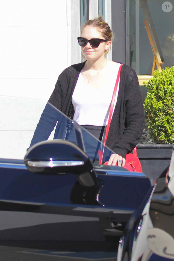 Stella Banderas sortant du Planet Blue de Beverly Hills, Los Angeles, le 20 janvier 2014.