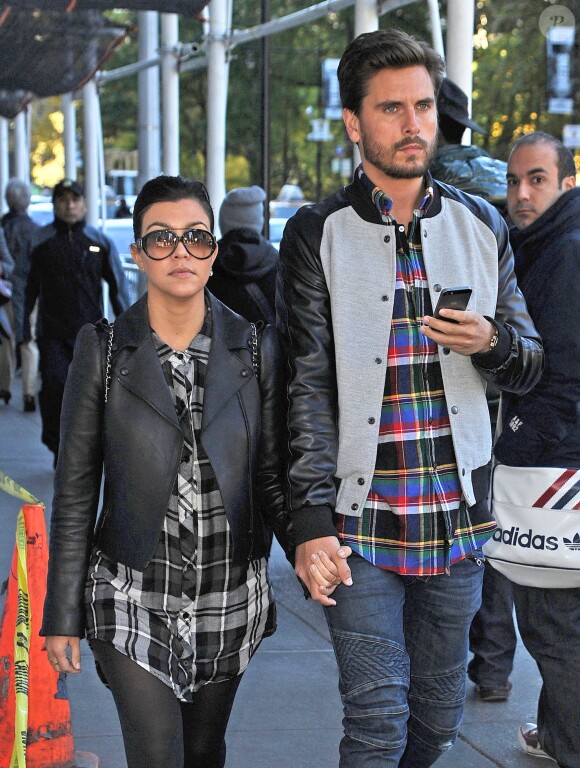 Kourtney Kardashian et son compagnon Scott Disick font du shopping sur la 5e avenue à New York le 4 Novembre 2013. Le couple vient d'acheter une nouvelle maison.