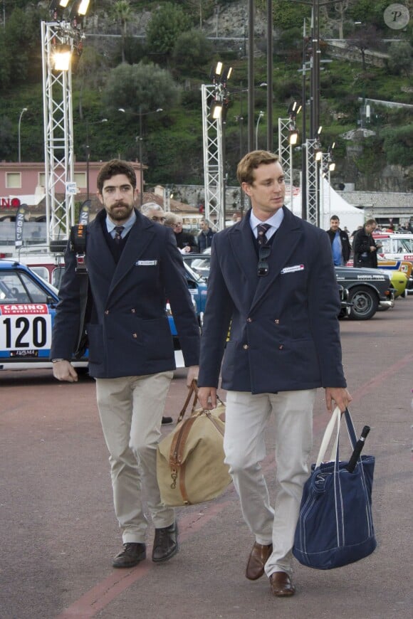 Pierre Casiraghi et Carlo Borromeo, frère de sa compagne Beatrice Borromeo, à Monaco le 23 janvier 2014 avant le départ du 17e Rallye Monte-Carlo Historique.