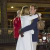 Pierre Casiraghi et Beatrice Borromeo savourent un moment de tendresse avant de se séparer, alors que le fils de la princesse Caroline et son beau-frère Carlo Borromeo s'apprêtent à prendre le départ du 17e Rallye Monte-Carlo Historique, le 23 janvier 2014 à Monaco.