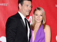 LeAnn Rimes, vamp' des soirées : Sexy et ultradécolletée au bras de son mari