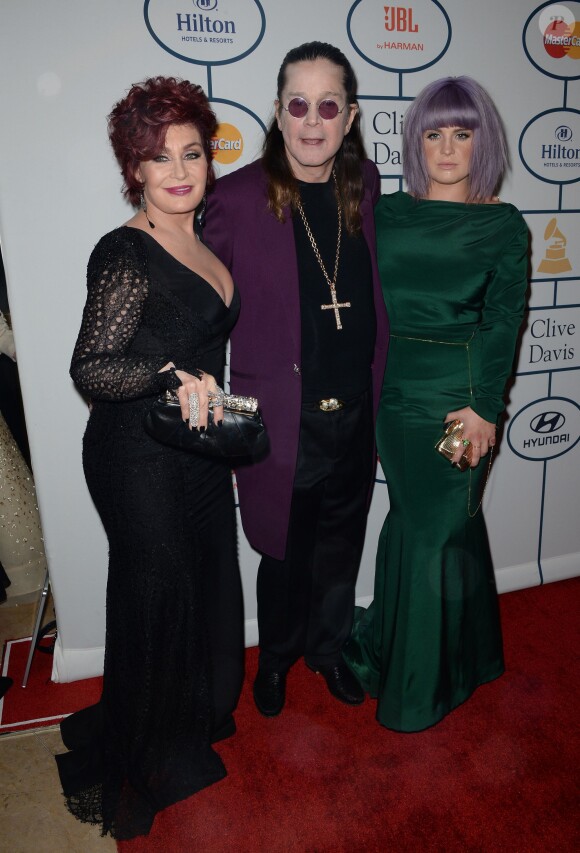 Sharon Osbourne, Kelly Osbourne et Ozzy Osbourne lors de la soirée pré-Grammys organisée par le producteur Clive Davis à Los Angeles, le 25 janvier 2014.