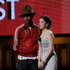 Pharrell Williams et  Anna Kendrick ont remis le prix de Révélation de l'Année lors des 56e Grammy Awards au Staples Center. Los Angeles, le 26 janvier 2014.