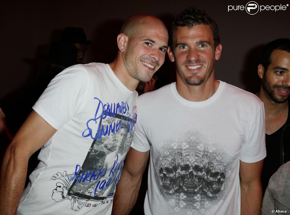 Christophe Jallet et Nicolas Douchez lors du lancement du jeu FIFA 2014  à la Gaité Lyrique à Paris, le 23 septembre 2013