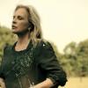 "Etrangère", le nouveau clip de la chanteuse Sylvie Vartan - janvier 2014