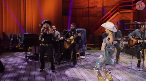Miley Cyrus et Madonna en duo lors du concert MTV Unplugged de la première, diffusé le 29 janvier 2014.