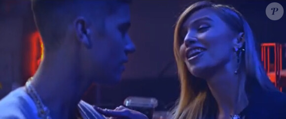 Justin Bieber fricote avec une belle blonde dans son nouveau clip de sa chanson "Confident", mis en ligne le 29 janvier 2014.