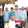 Tiffani Thiessen a fêté ses 40 ans, au Mexique, le 25 janvier 2014 avec son mari Brady Smith et ses amis dont Willie Garson et Tim Dekay.