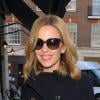 Kylie Minogue va déjeuner à Londres, le 28 janvier 2014.