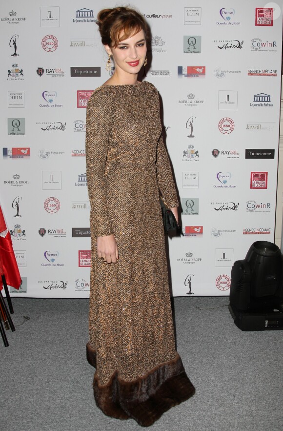 Louise Bourgoin assiste à la 16e édition du Bal de Paris à l'hôtel Le Marois. Paris, le 7 décembre 2013.