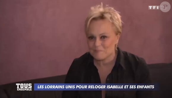 L'humorite Muriel Robin donne un coup de pouce à Marc-Emmanuel dans l'émission Tous Ensemble. Samedi 1er février 2014.
