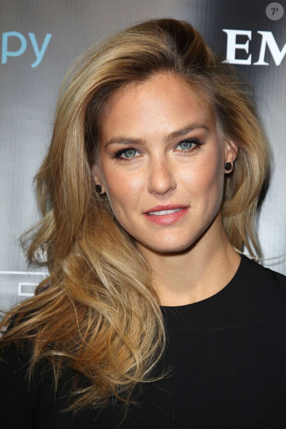Bar Refaeli assiste la soirée Leather & Laces, événement pré-Super Bowl, au Liberty Theatre. New York, le 31 janvier 2014.