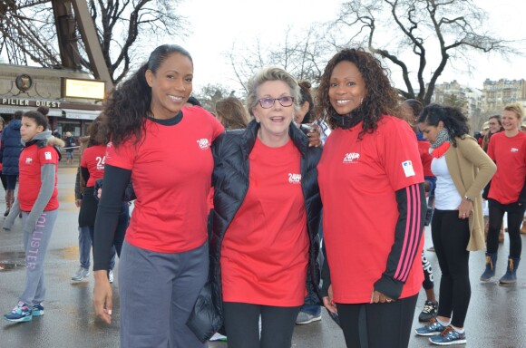 Christine Kelly, Françoise Laborde et Laura Flessel, complices, ont participé à un flashmob pour soutenir la place des femmes dans le sport et leur représentation dans les médias, le 1er février 2014 à Paris.