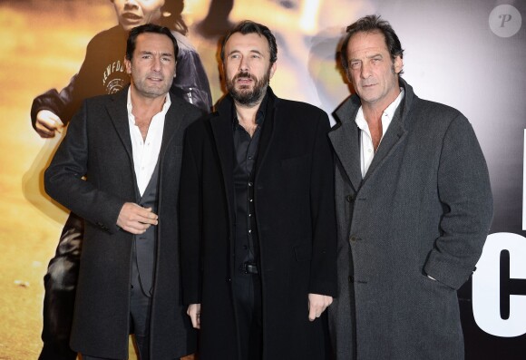 Gilles Lellouche, Fred Cavayé et Vincent Lindon lors de la première du film Mea Culpa au cinéma Gaumont Opéra à Paris, le 2 février 2014.