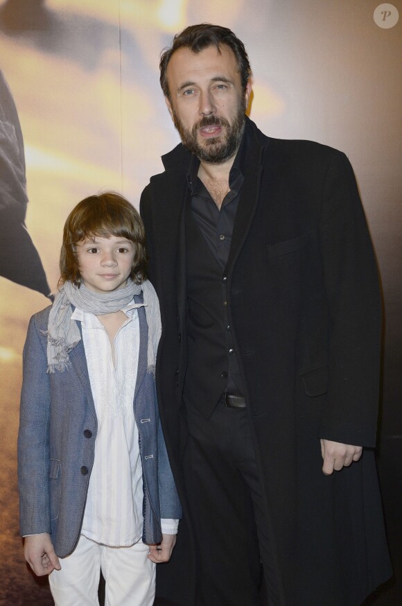 Max Baissette de Malglaive et Fred Cavayé lors de la première du film Mea Culpa au cinéma Gaumont Opéra à Paris, le 2 février 2014.