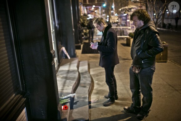 Hommages devant le domicile de l'acteur Philip Seymour Hoffman, retrouvé mort au 35 Bethune Street à New York. Le 2 février 2014