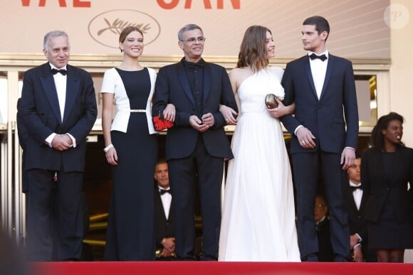 Brahim Chioua, Léa Seydoux, Abdellatif Kechiche, Adèle Exarchopoulos et Jérémie Laheurte à nouveau sur les marches pour la Palme d'or du film La vie d'Adèle au 66e festival du film de Cannes le 25 mai 2013.