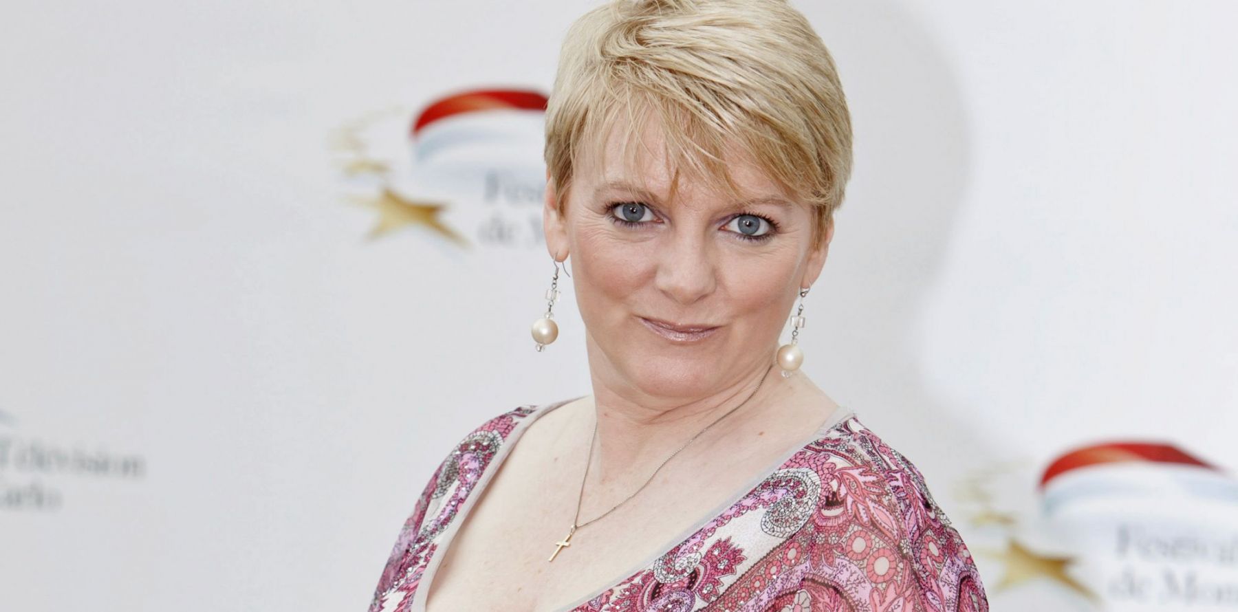 Nelly La Petite Maison Dans La Prairie La Petite Maison dans la prairie : Nellie Oleson pleure son 'père