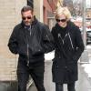 Joaquin Phoenix et sa compagne Allie Teilz rendant visite à Mimi O'Donnell, ex-compagne de Philip Seymour Hoffman et mère de leurs trois enfants, à New York le 5 février 2014, après le décès de l'acteur.