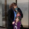 Mimi O'Donnell et ses filles lors de la veillée funèbre en l'honneur de Philip Seymour Hoffman à New York le 6 février 2014