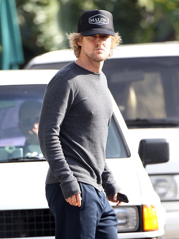 Exclusif - Owen Wilson vient rendre visite à son petit garçon à Santa Monica, le 31 janvier 2014. Caroline Lindqvist vient de donner naissance au deuxième enfant d'Owen Wilson.