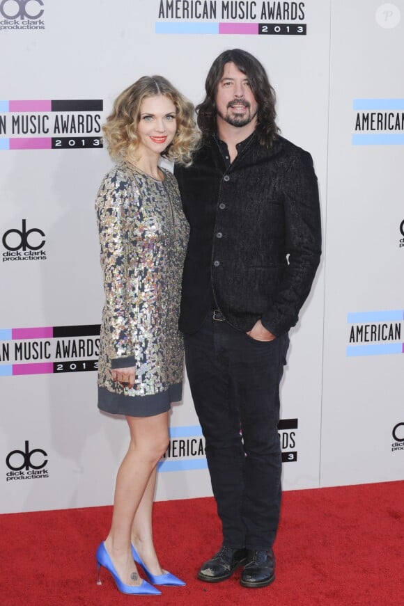 Dave Grohl et son épouse Jordyn Blum à Los Angeles, le 24 novembre 2013.