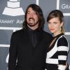 Dave Grohl et son épouse Jordyn Blum pour les Grammy Awards à Los Angeles, le 10 février 2013.