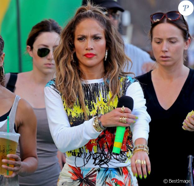 Jennifer Lopez sur le tournage d'un clip pour la "FIFA World Cup Brazil" à Fort Lauderdale, le 11 février 2014.