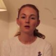 Lena dénonce le comportement de Julia, sa collègue des t.A.T.u, dans une vidéo postée sur facebook le 18 février 2014.