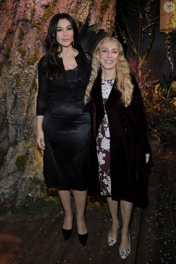 Monica Bellucci et Franca Sozzani lors du défilé Dolce & Gabbana automne-hiver 2014-15 à Milan. Le 23 février 2014.