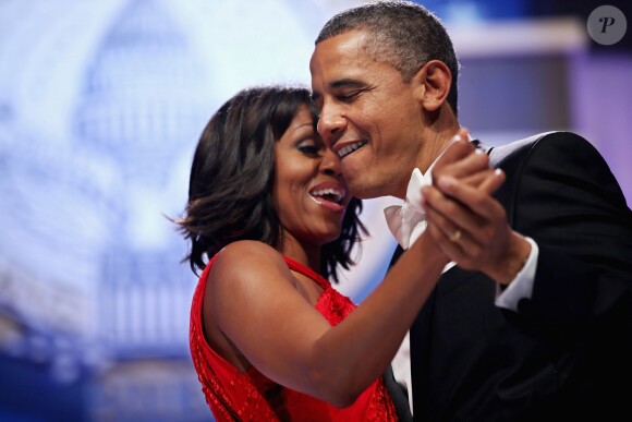 Barack Obama et son épouse Michelle danse lors de l'Inaugural Ball au Walter Washington Convention Center de Washington, le 21 janvier 2013