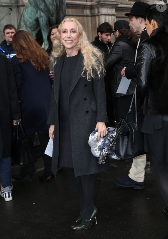 Franca Sozzani arrive à l'Hôtel de Ville pour le défilé Balmain. Paris, le 27 février 2014.