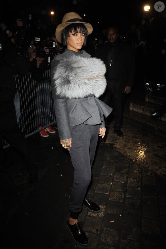 Rihanna arrive à l'Ecole Nationale des Beaux-Arts pour assister au défilé Lanvin. Paris, le 27 février 2014.