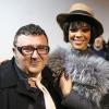 Rihanna et Alber Elbaz, directeur artistique de la ligne féminine de Lanvin, dans les coulisses du défilé Lanvin à l'Ecole Nationale des Beaux-Arts. Paris, le 27 février 2014.