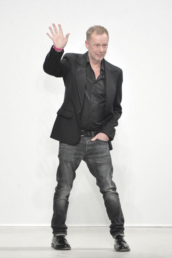 Bill Gaytten à l'issue du défilé John Galliano automne-hiver 2014-2015 au Palais de Tokyo. Paris, le 2 mars 2014.