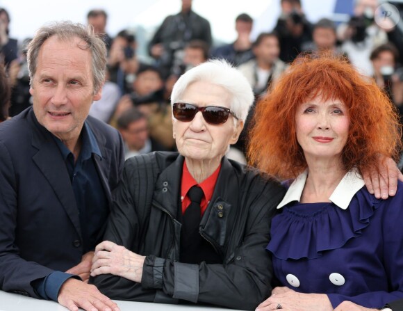 Hippolyte Girardot, Alain Resnais et sa compagne Sabine Azéma à Cannes le 21 mai 2012.