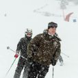  Photo des vacances du roi Philippe, à l'aise sur ses skis, et de la reine Mathilde de Belgique aux sports d'hiver à Verbier avec leurs enfants Elisabeth, Gabriel, Emmanuel et Eléonore le 3 mars 2014 