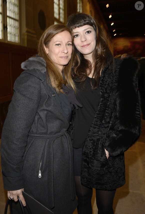 Anne Gravoin et Manon Savary - Conférence de presse aux Invalides pour Opéra en Plein Air à Paris, le 4 mars 2014.