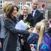 La princesse Mary de Danemark en visite dans une école de Copenhague le 6 mars 2014 dans le cadre des activités de lutte contre le harcèlement à l'école menées par sa fondation