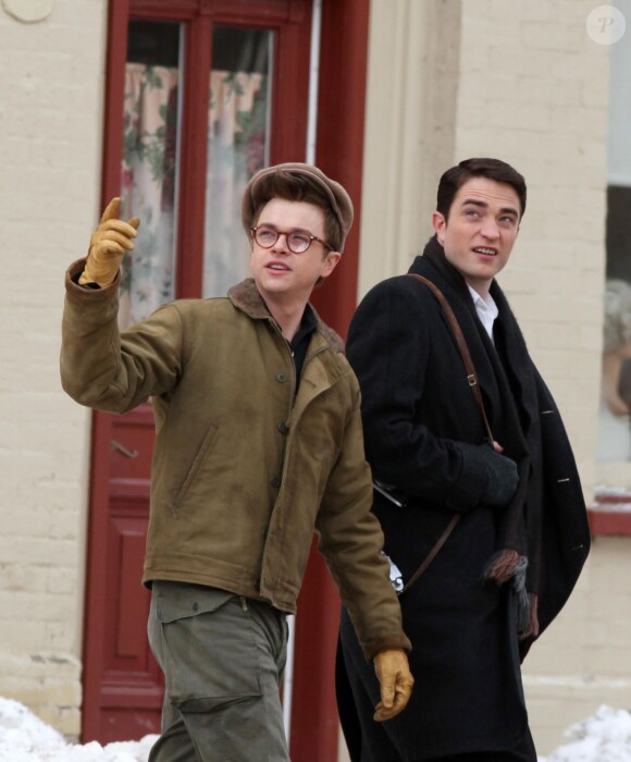 Robert Pattinson et Dane DeHaan complices sur le tournage du film "LIFE" à Toronto, le 4 mars 2014.
